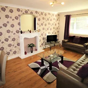  Apartment - Boswell - Large Balcony - 2 Double Beds - 2 Bedrooms - Close To Town & Racecourse - Off Street Parking 2 Cars - Fast Wifi United Kingdom