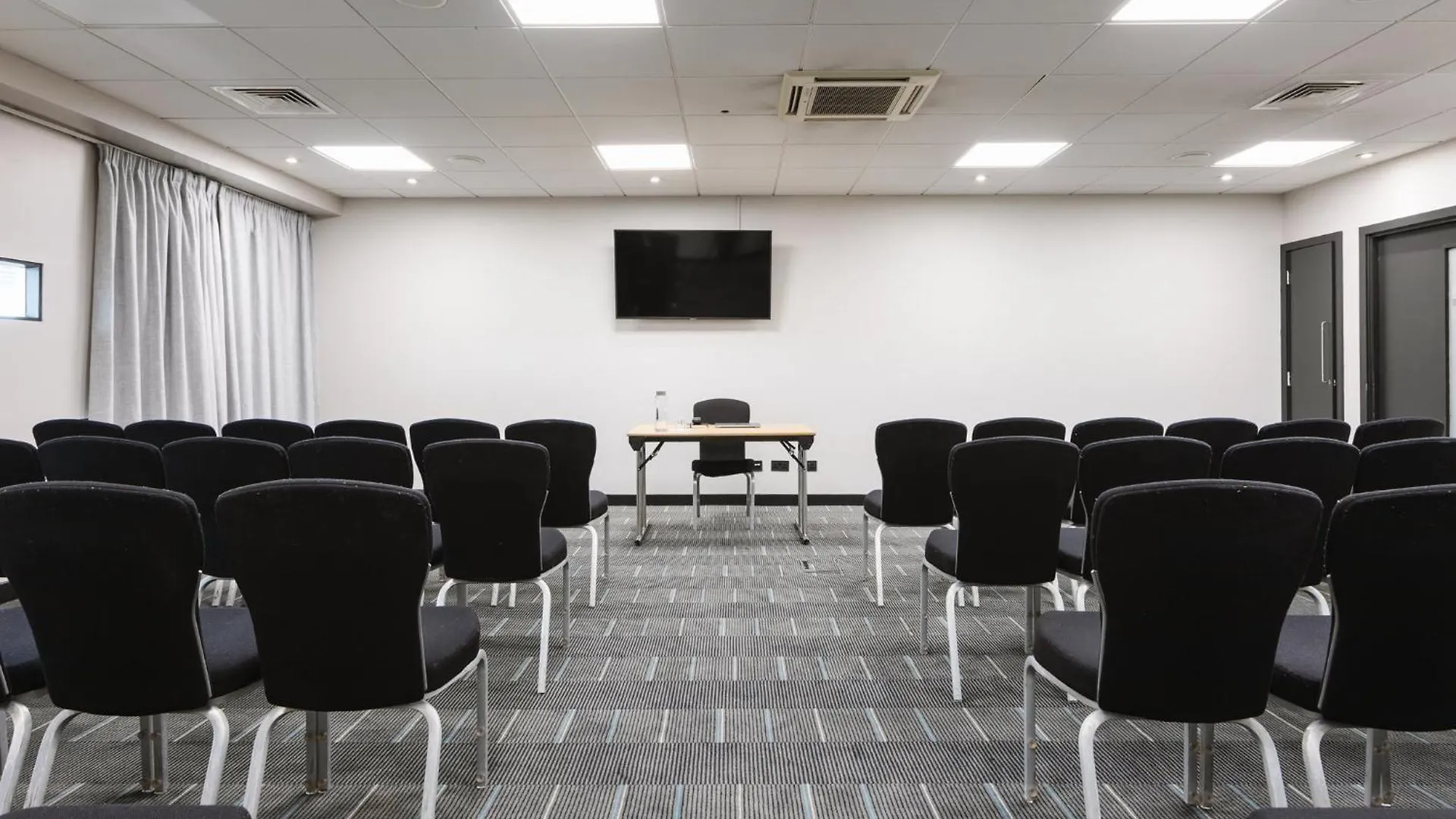 Voco Belfast By Ihg Hotel 4*,
