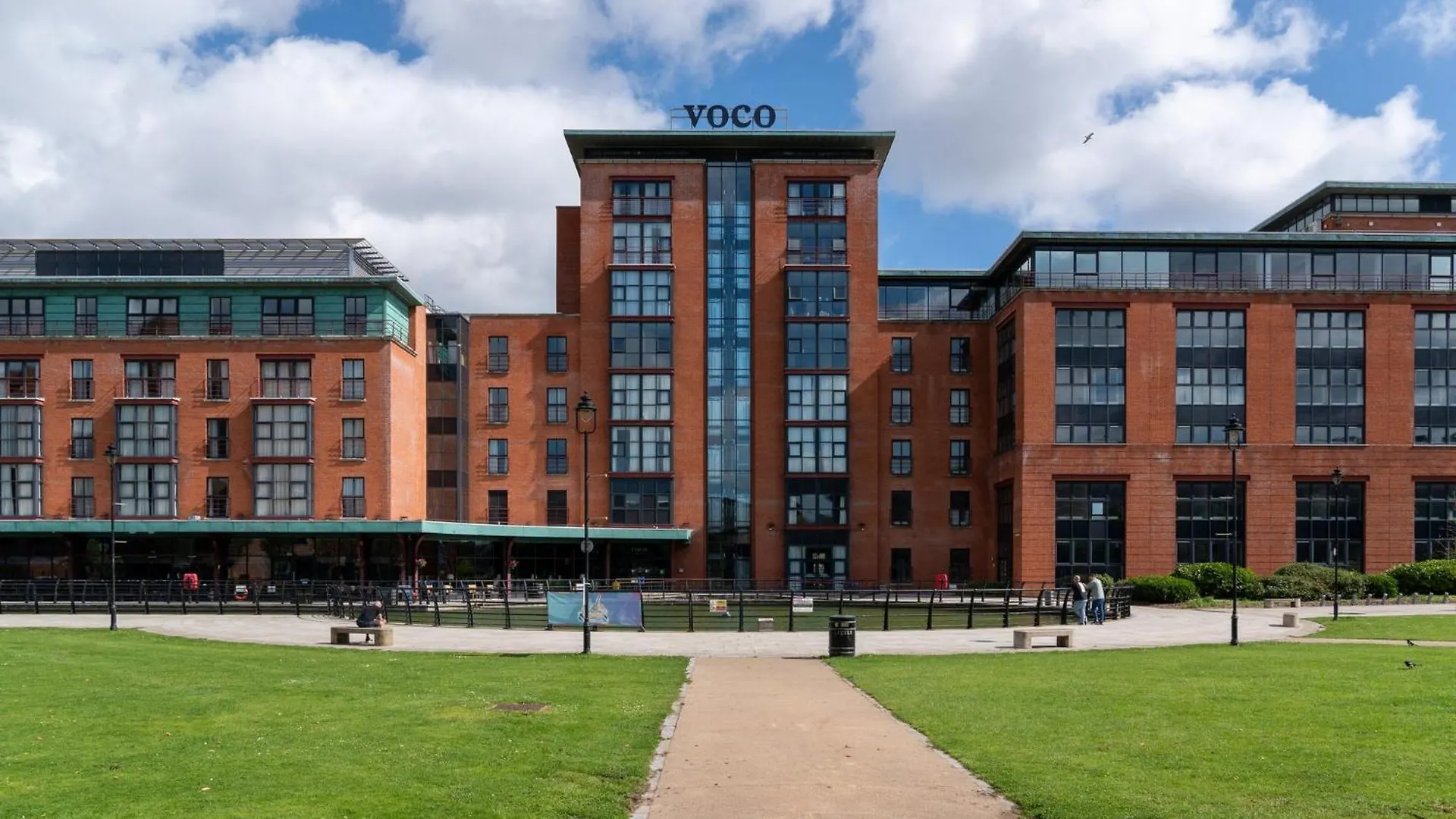 Voco Belfast By Ihg Hotel