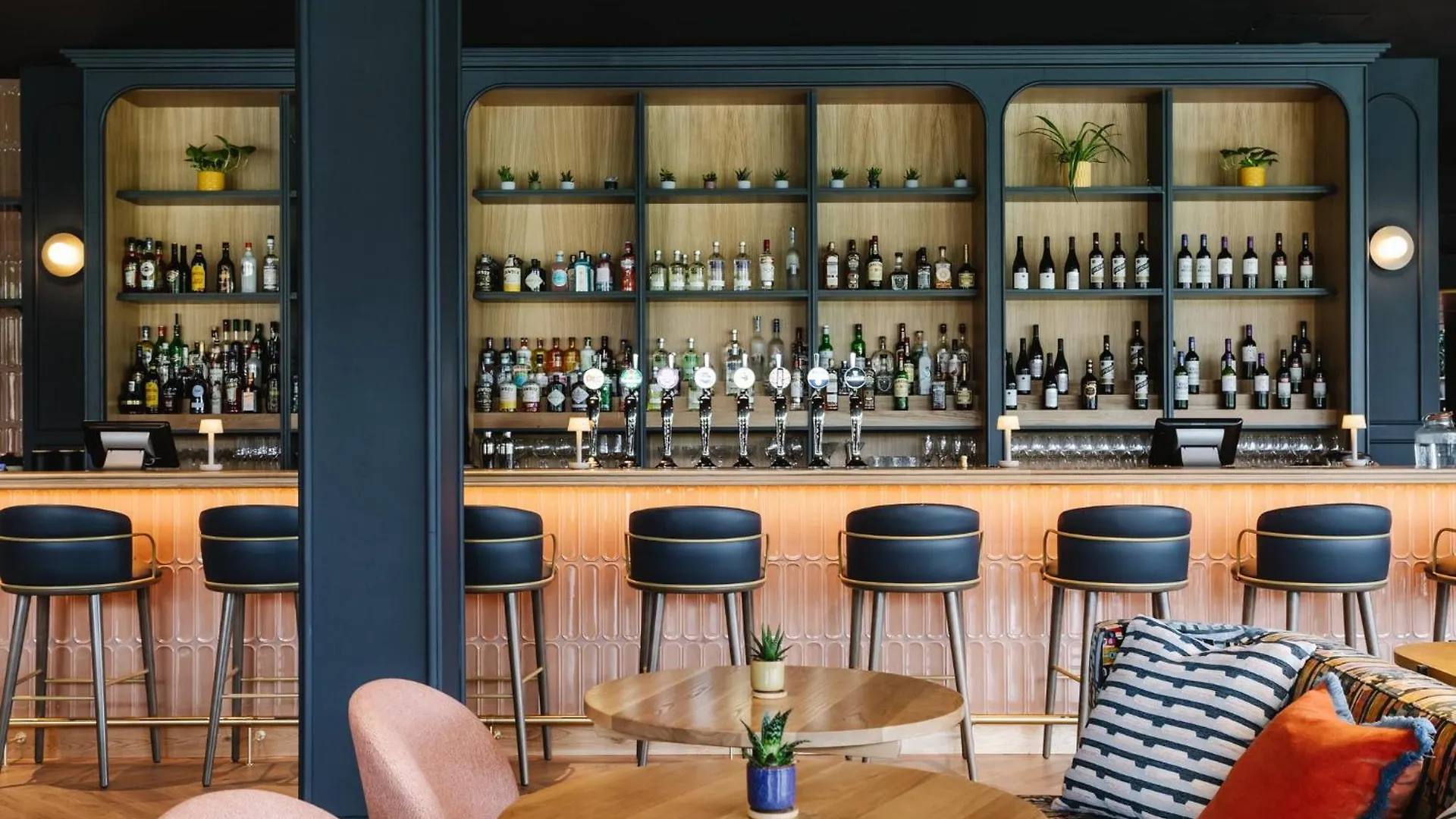 Voco Belfast By Ihg Hotel 4*,