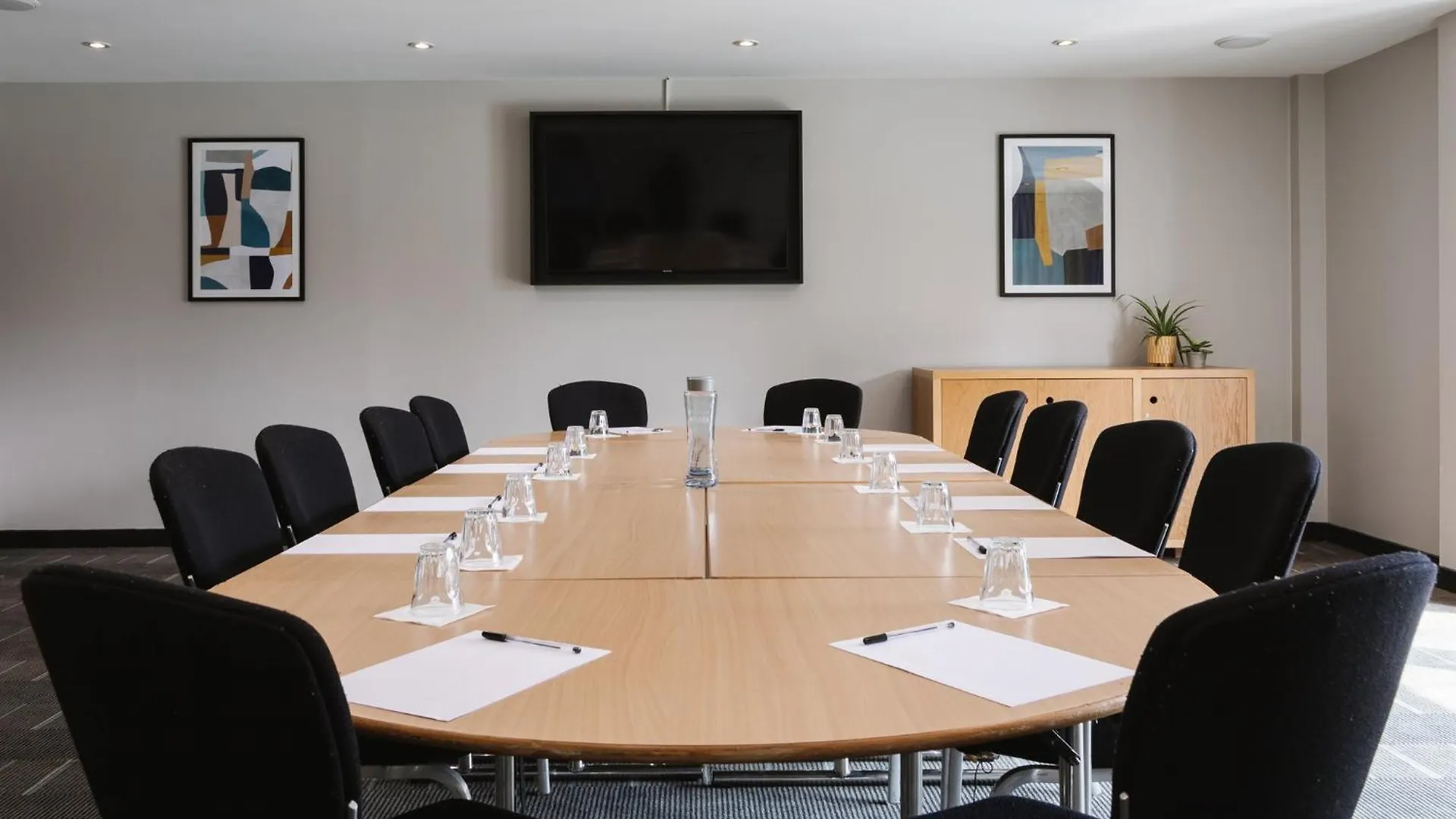 Voco Belfast By Ihg Hotel 4*,
