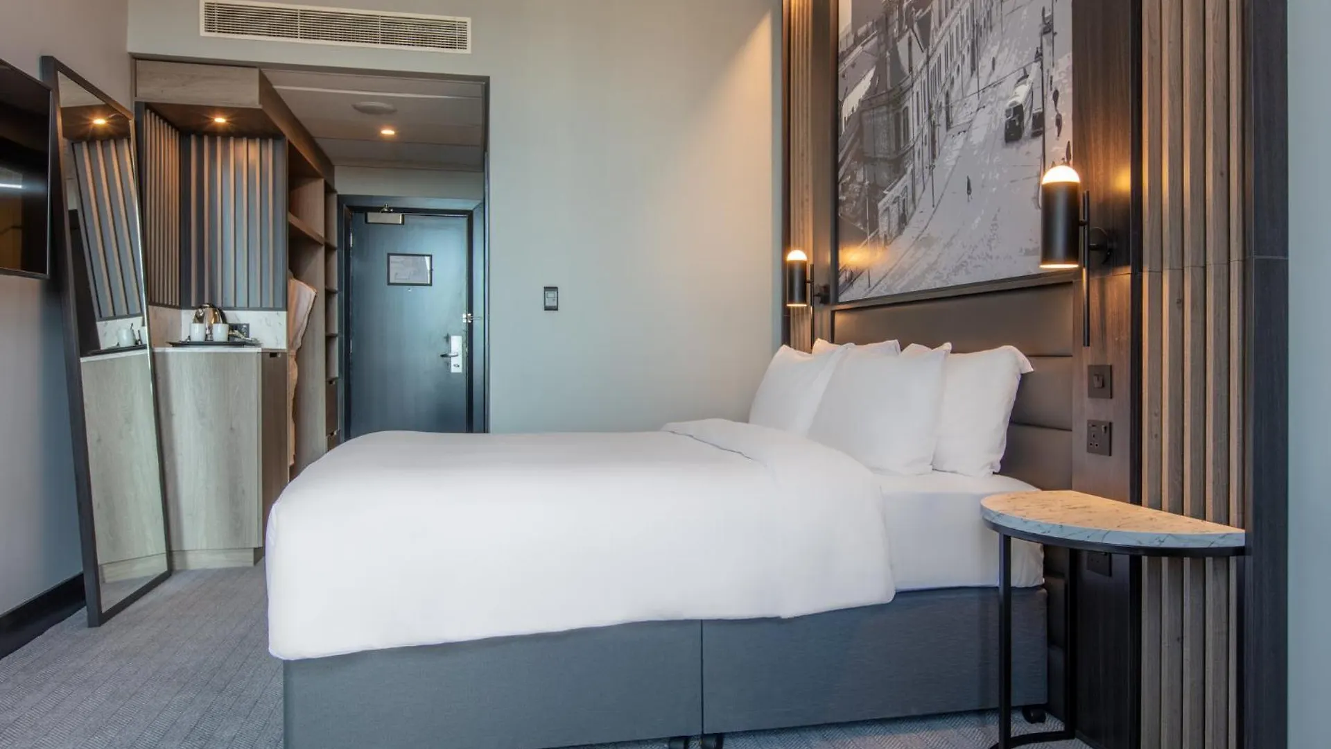 Voco Belfast By Ihg Hotel 4*,